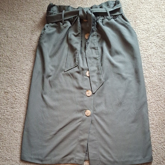 entro Dresses & Skirts - Elegant Olive Green Button-Down Skirt